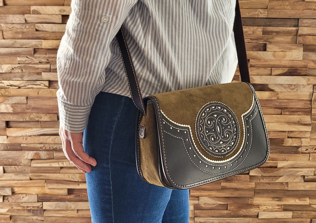 Comment porter un sac bandoulière? - O'Cuir